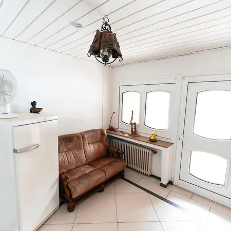 Monteurgut Kastanie شقة *